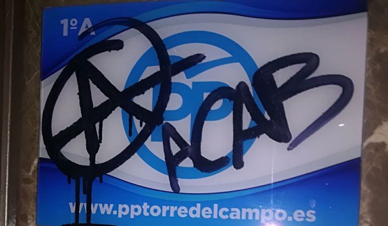 Pintadas en la sede del PP de Torredelcampo