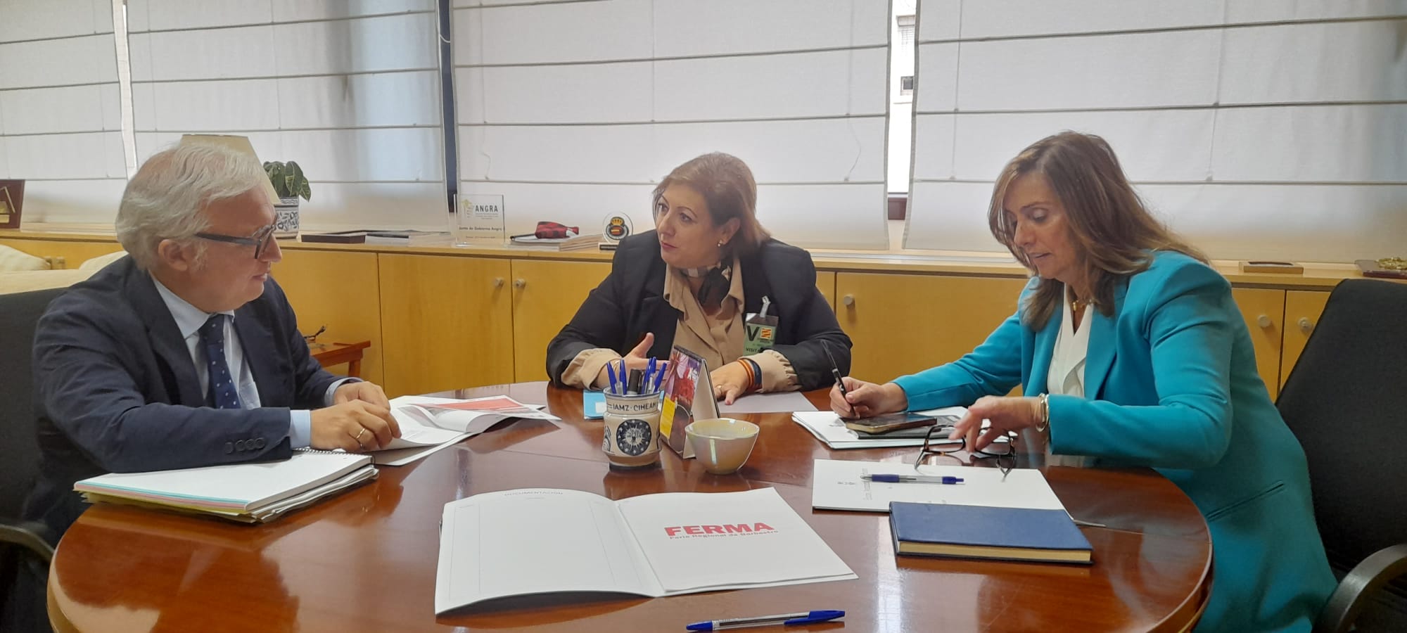 Javier Rincón, Silvia Ramírez y Amparo Cuéllar en la reunión celebrada en Zaragoza