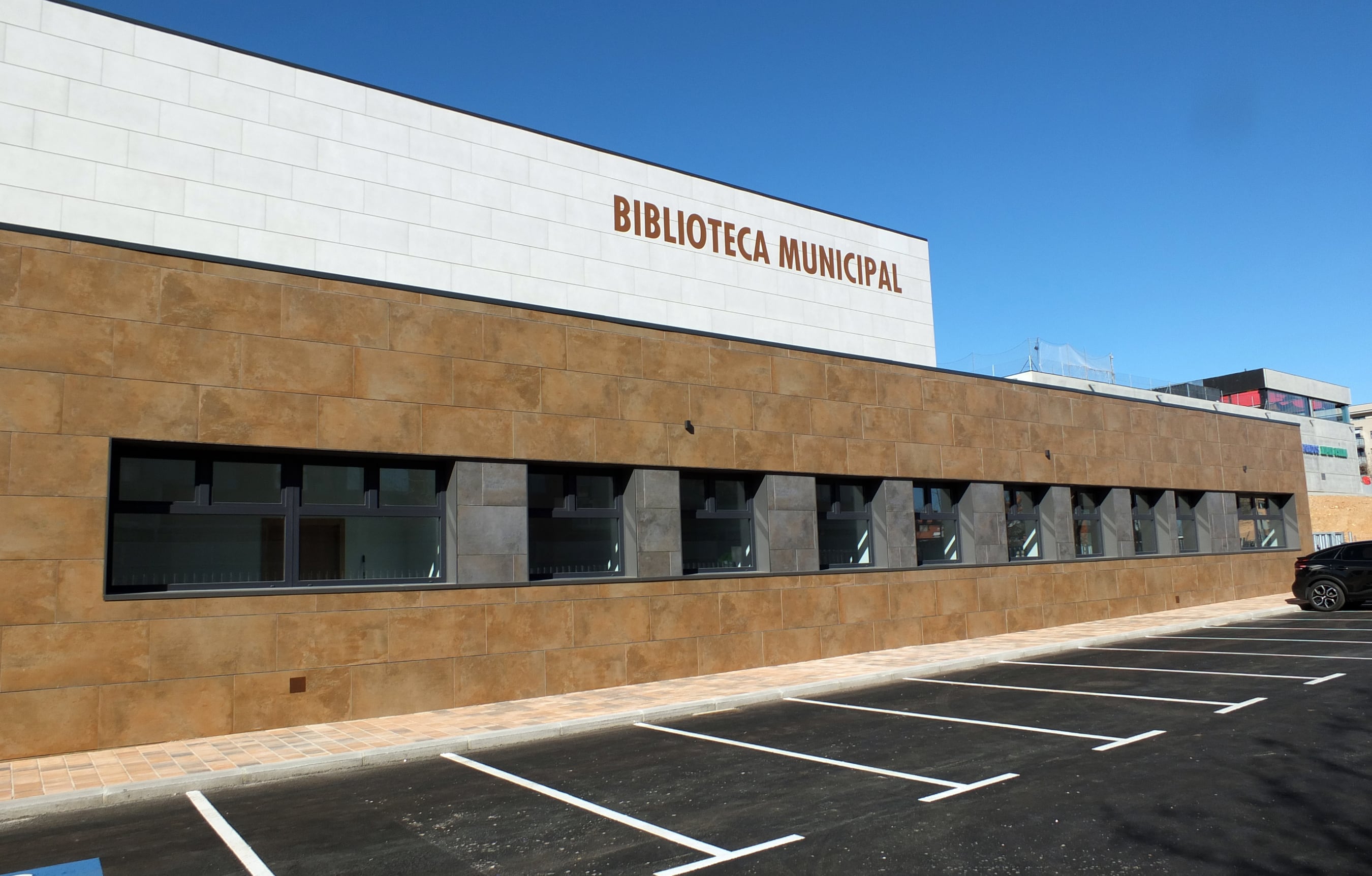 Biblioteca Municipal de Paracuellos de Jarama