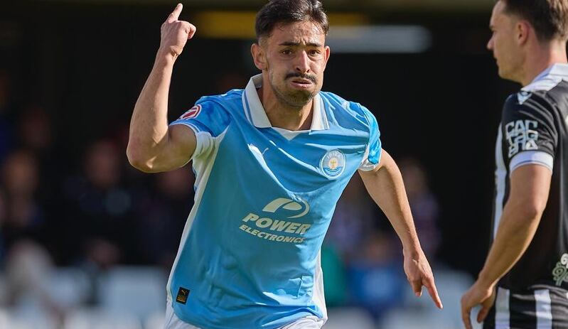 Davo celebrando uno de los goles