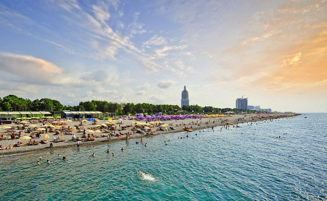 Batumi, la ciudad más oriental y más turística de Georgia, está bañada por el Mar Negro.