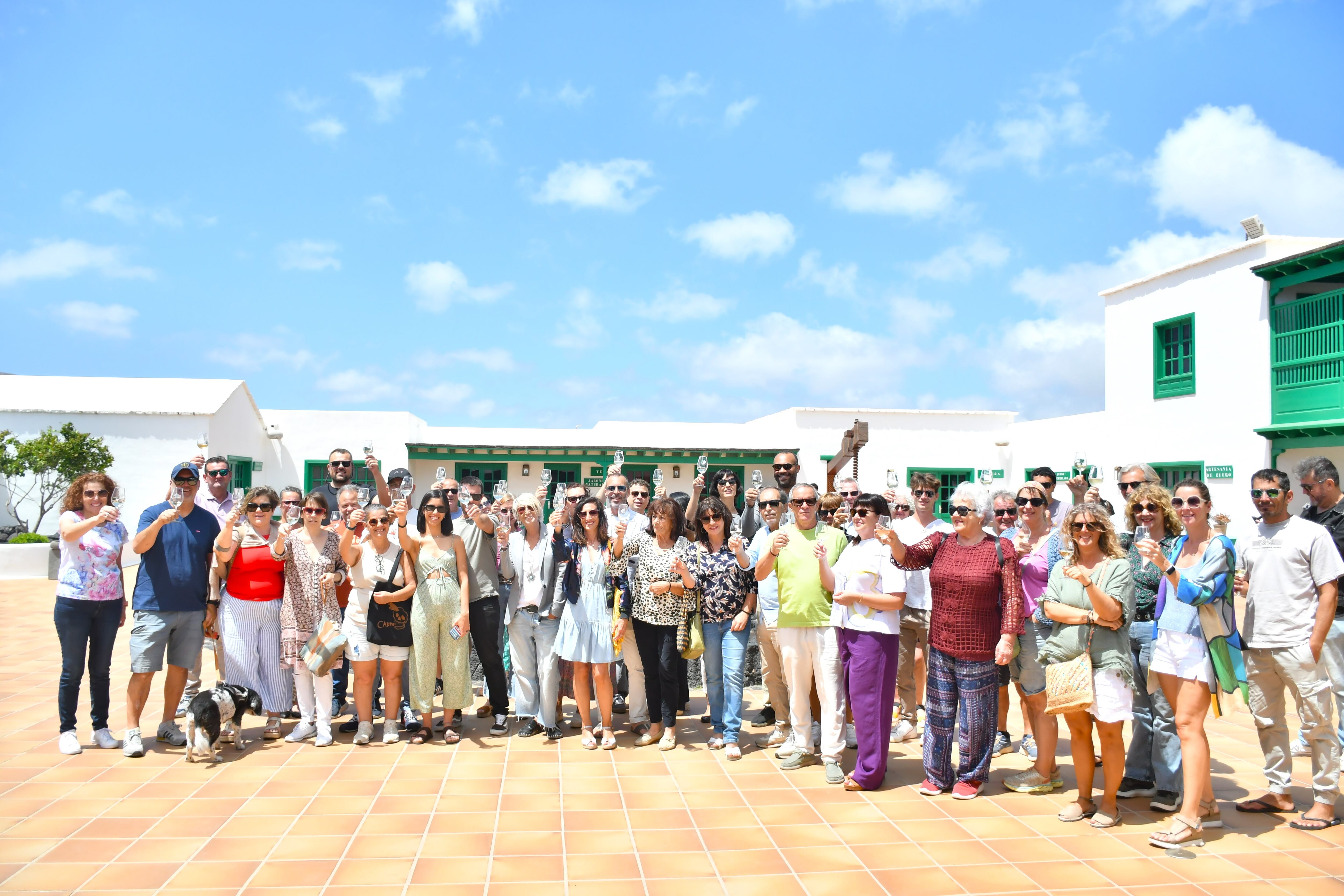 Brindis colectivo por el Día del Vino D.O.