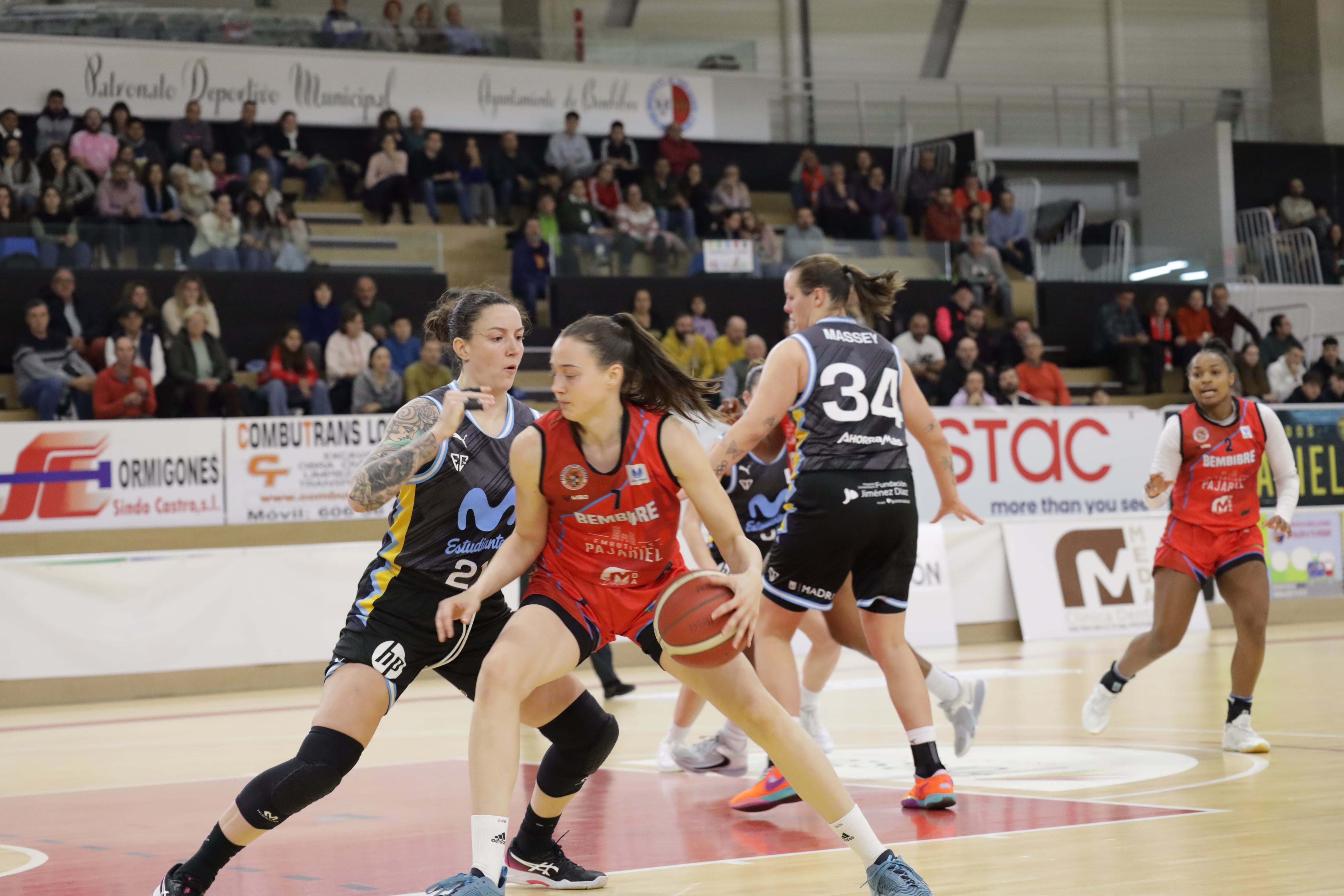 Las bercianas cierran la primera vuelta con un victoria y en el farolillo rojo