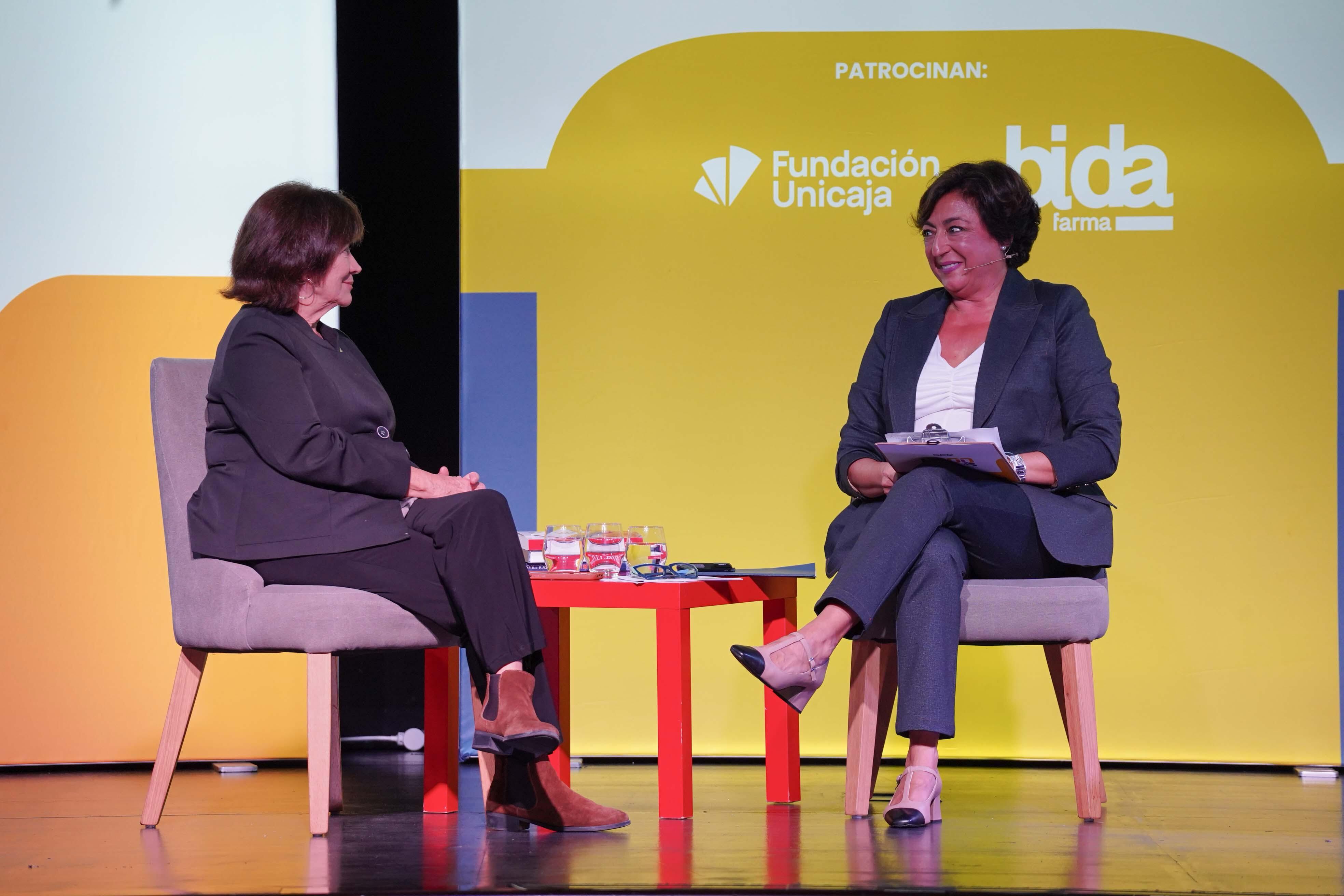 Nativel Preciado junto a Yolanda de la Fuente