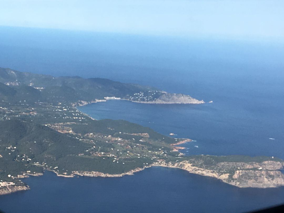 Vista aérea de la costa de Ibiza