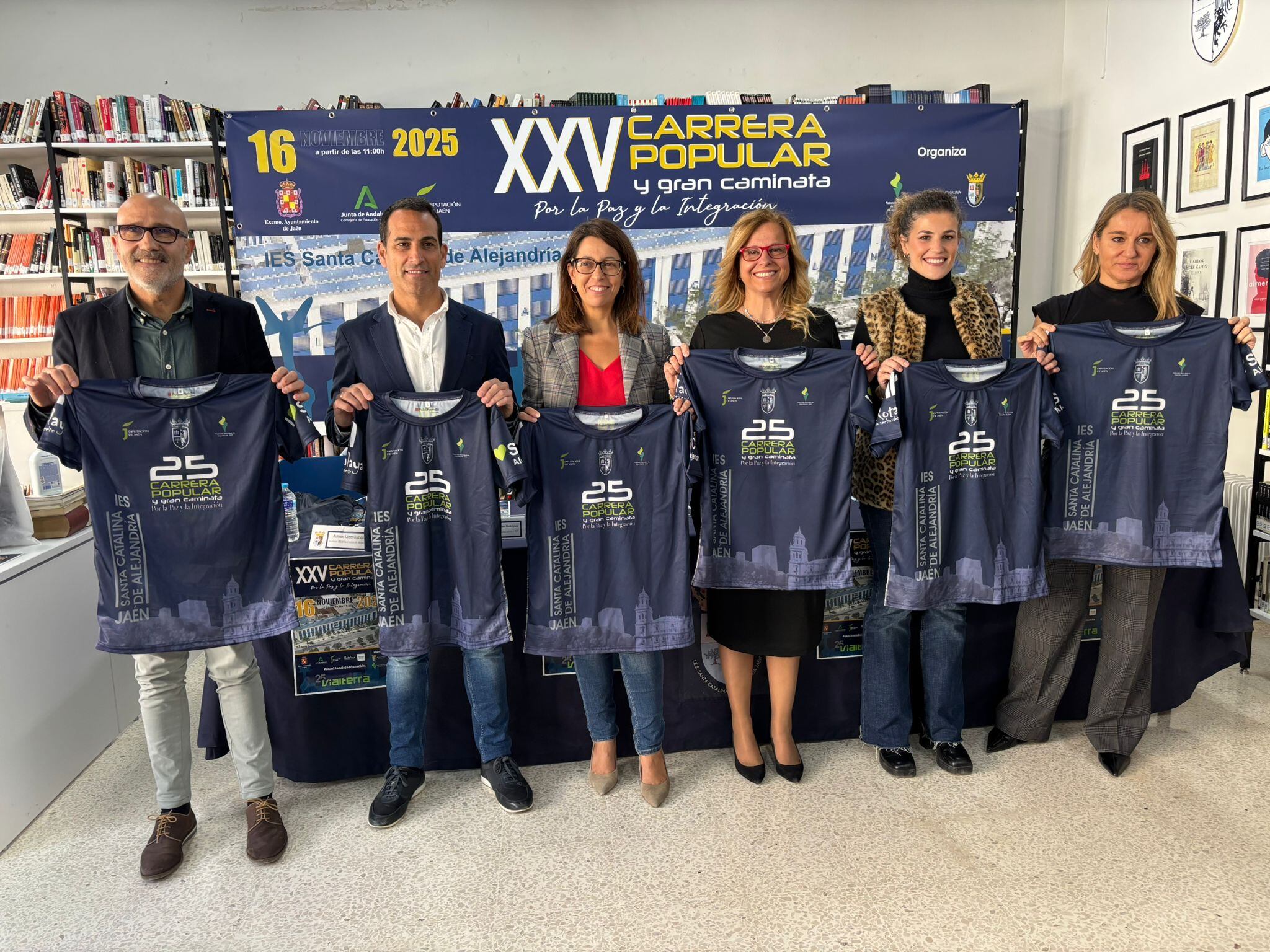 Representantes de la organización de la carrera popular y gran caminata del IES Santa Catalina.