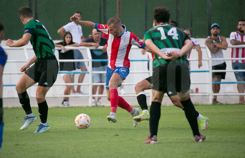 César García frente al Europa FC