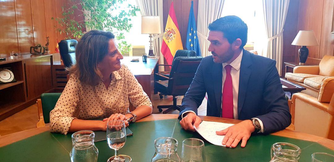 Foto de archivo de la reunión entre Luengo y Ribera