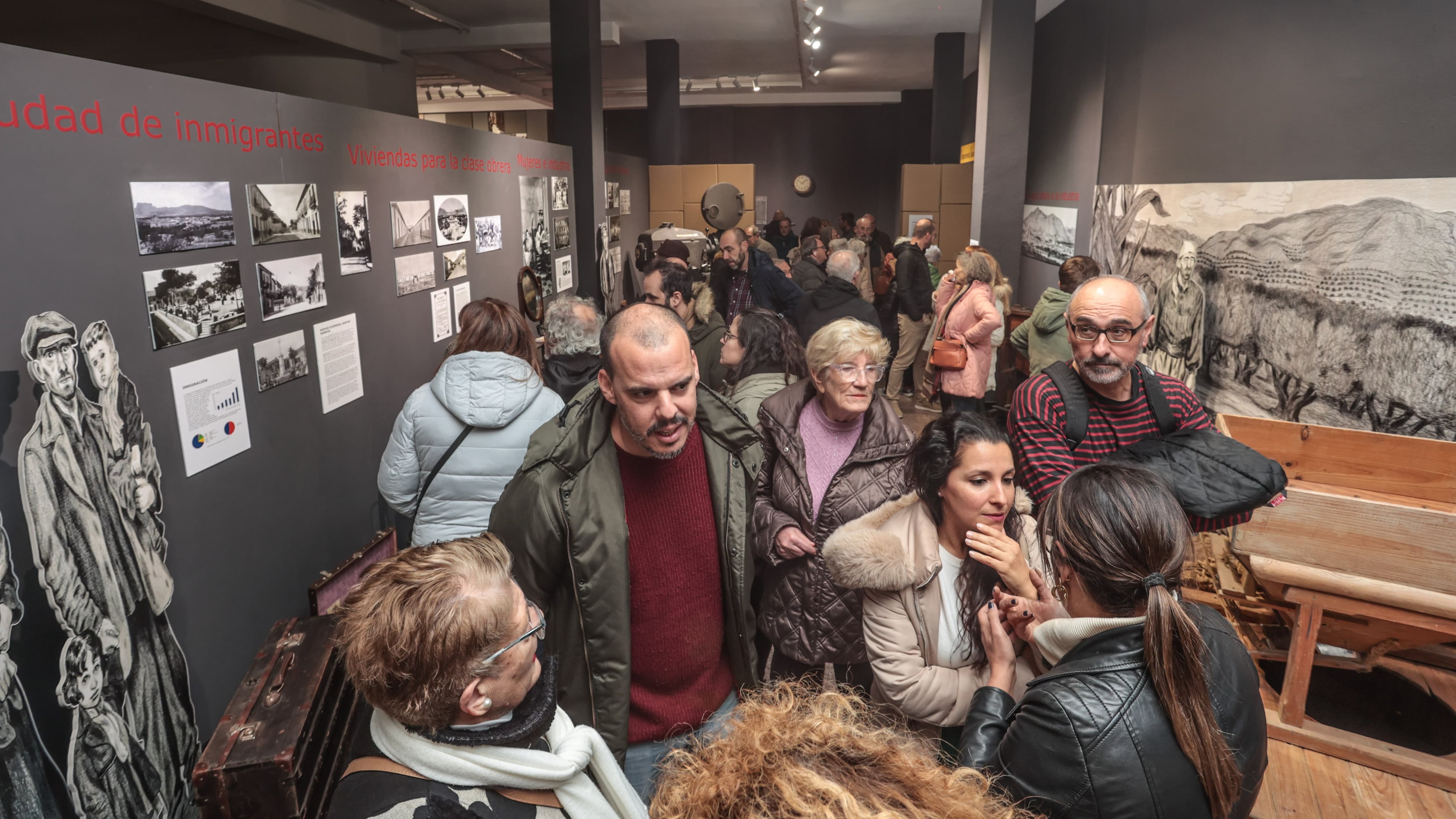 Iñaki Pérez, concejal de Museos de Elda y Elizabeth Belda, concejala de Salud, no se han perdido esta reinauguración