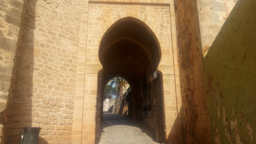 Puerta del Castillo de Dénia.