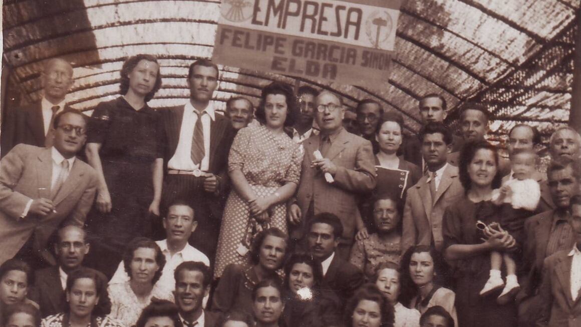 Una sección de la plantilla de la fábrica de Felipe García Simón en 1944.