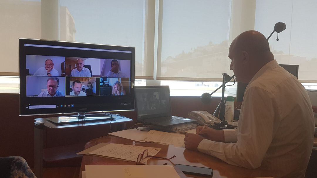 Un momento durante la reunión telemática del Consell de Alcaldes