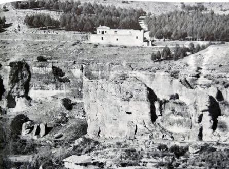 La ermita de San Jerónimo, vista desde la Hoz. Olcades 1981