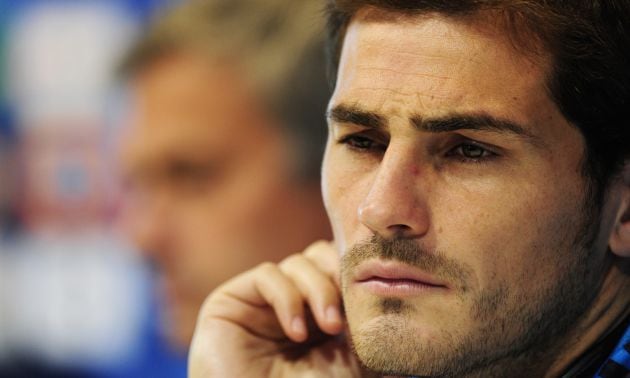 Foto de archivo de Casillas y Mourinho en una rueda de prensa