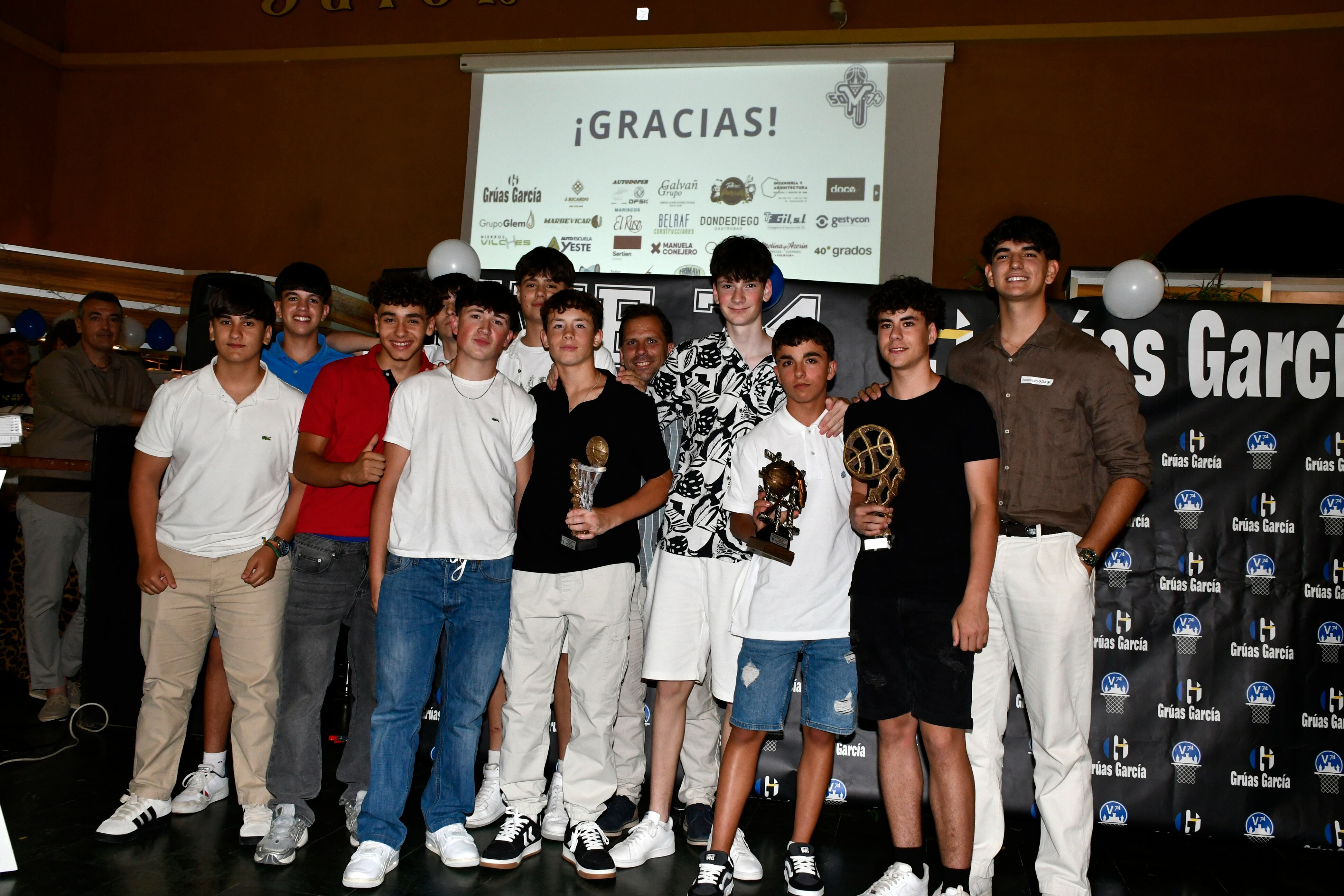 V-74 VILLENA Cadete masculino C “Carpintería Miguel Tomás/40 Grados Villena”