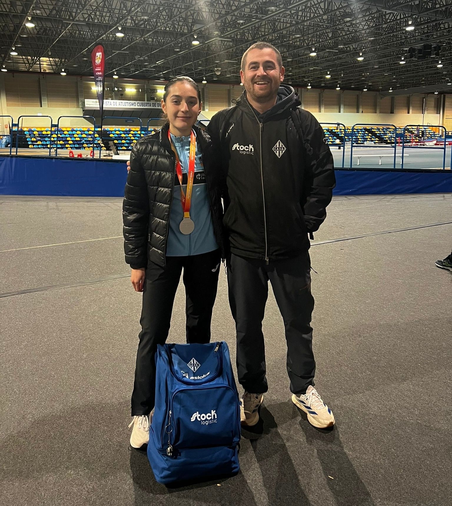 Júlia Baldó logra la plata en el Campeonato de España Sub20 por clubes en pista cubierta