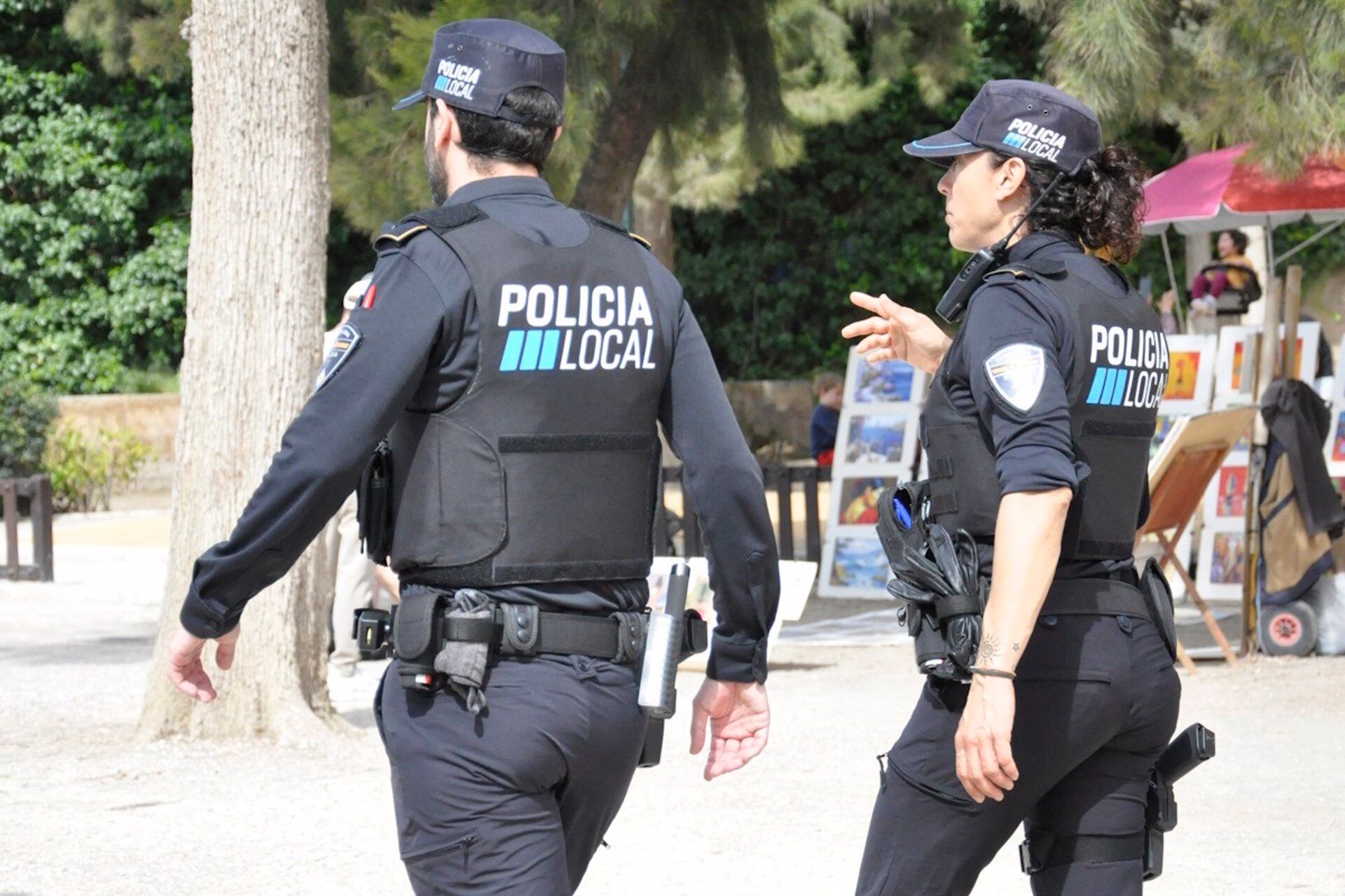 26/01/2025 Dos agentes de la Policía Local de Palma
SOCIEDAD 
POLICÍA LOCAL DE PALMA
