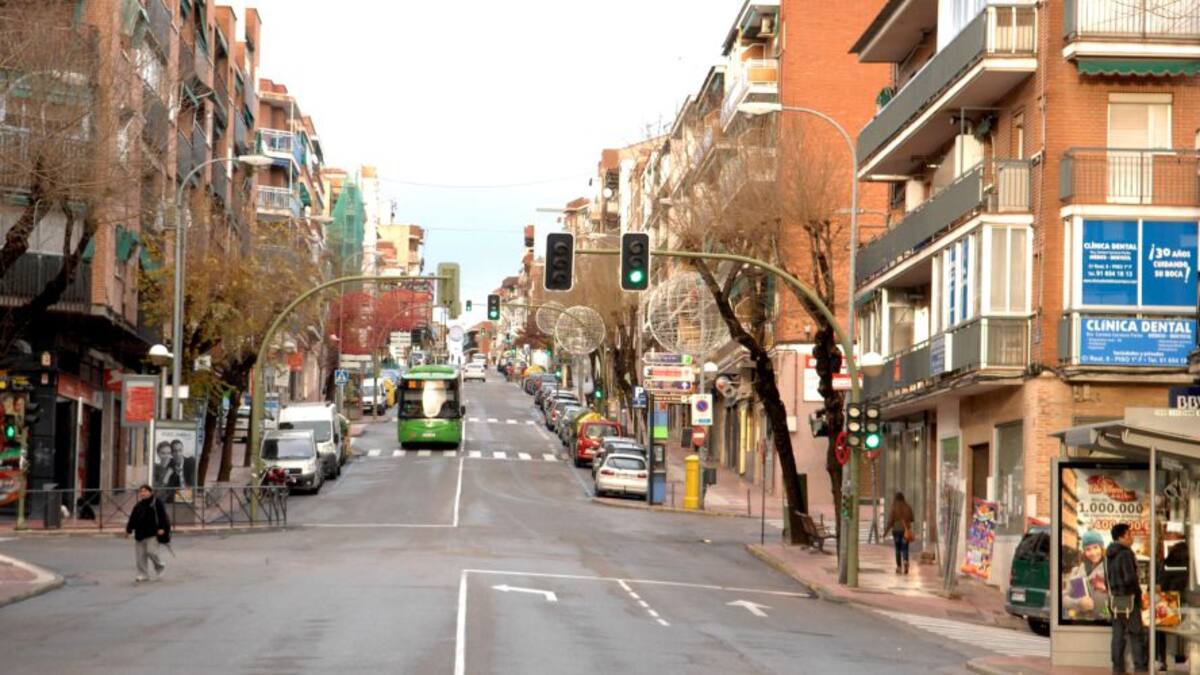 IU Sanse denuncia el “arboricidio” de la calle Real y la eliminación de zonas verdes en favor del asfalto