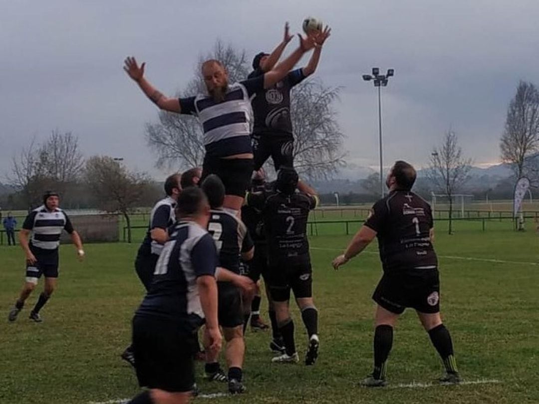 El XV berciano afronta este domingo el partido ante Candás. 