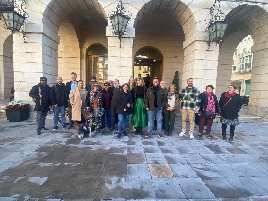 Representantes de las tres formaciones durante el acto de presentación de la candidatura conjunta.