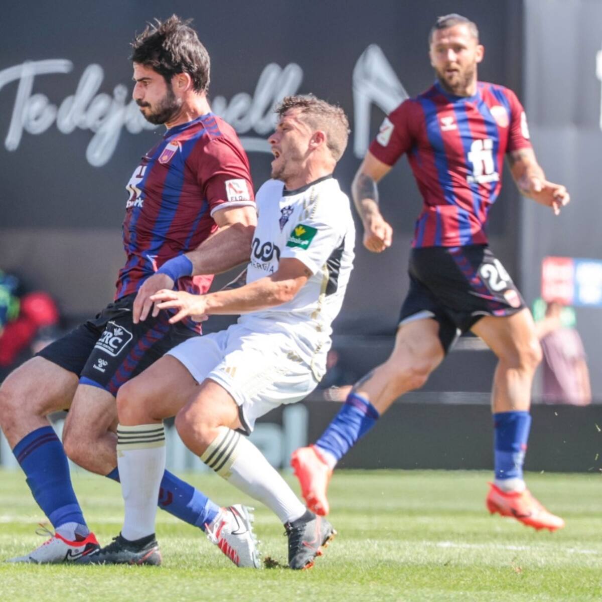 Nacho Monsalve, futbolista del Eldense: "No pensamos en otra cosa que no sea ganar al Leganés"