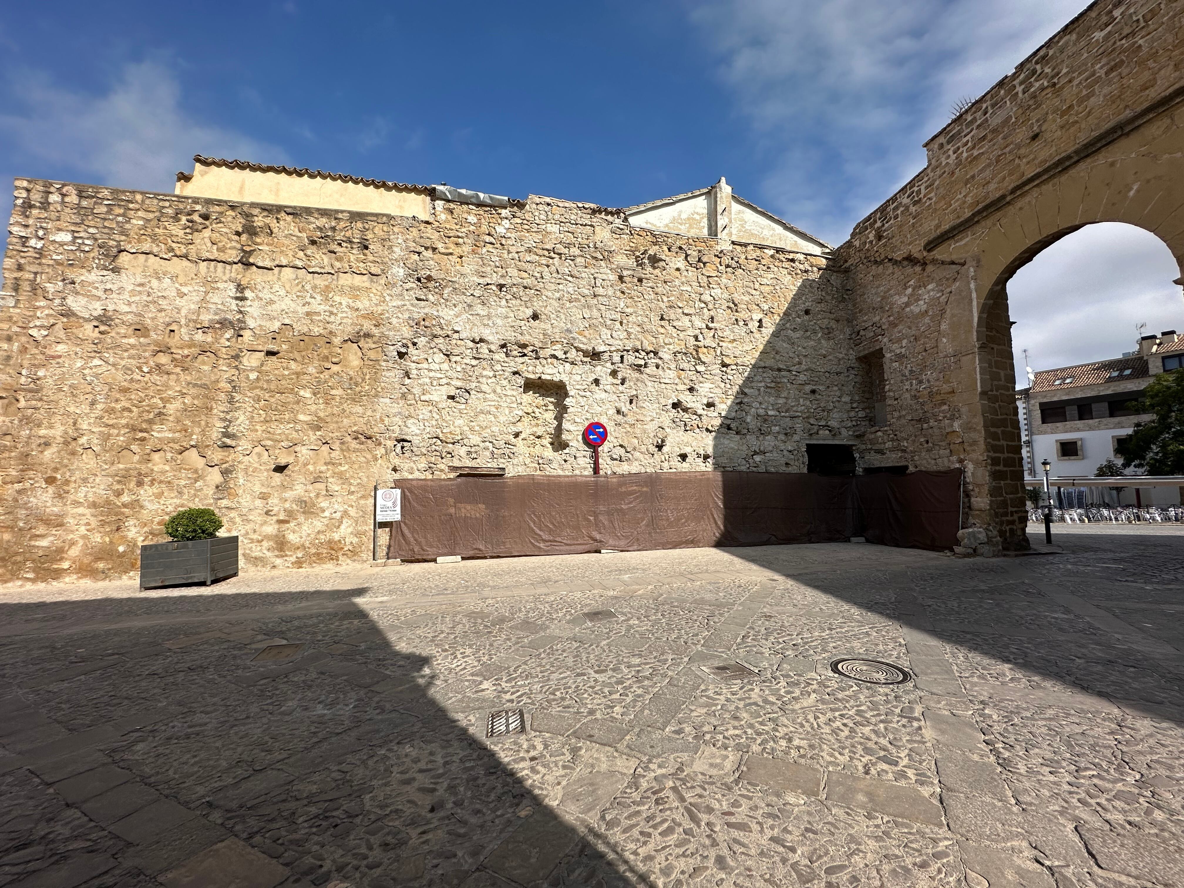 Lienzo de muralla de la Puerta de Úbeda