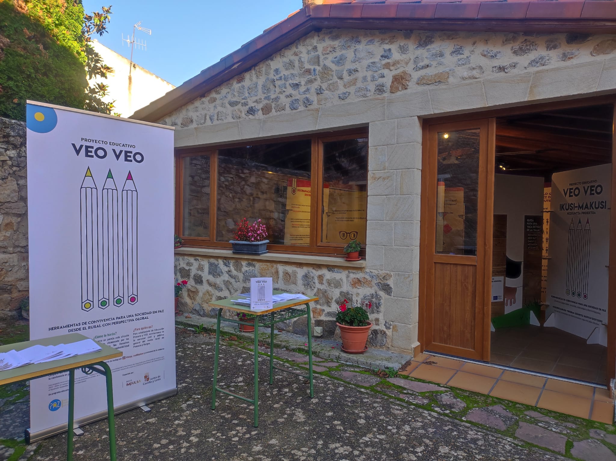 450 estudiantes de la provincia de Palencia y Burgos visitan en Aguilar de Campoo la exposición VEO VEO de la ongd Asamblea de Cooperación por la Paz