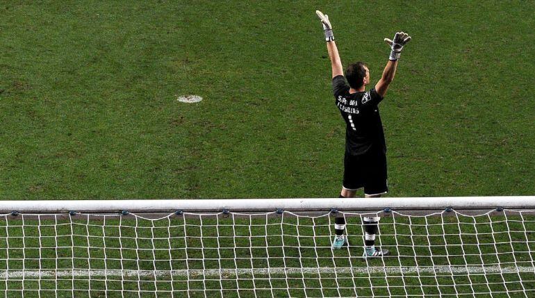 Casillas celebra la victoria frente al Sporting Braga