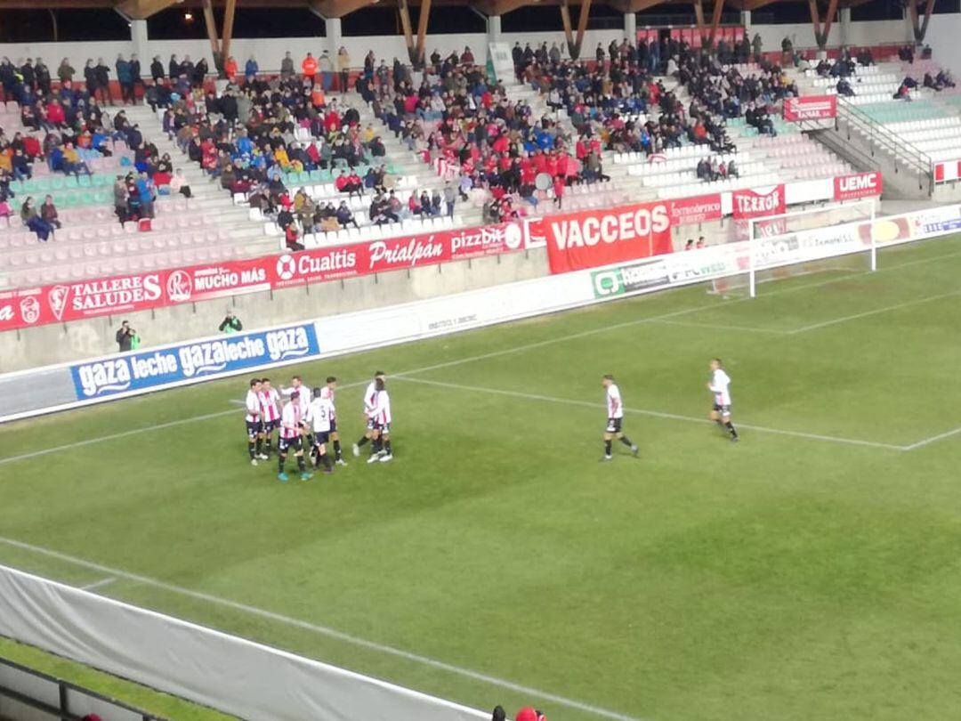 Los jugadores del Zamora CF durante la celebración de uno de los goles
