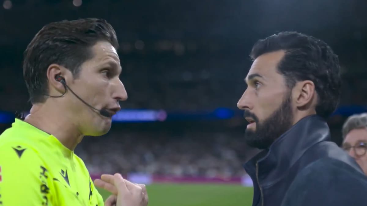 La explicación de Munuera a Arbeloa por la roja a Valverde: "No juega el balón..."