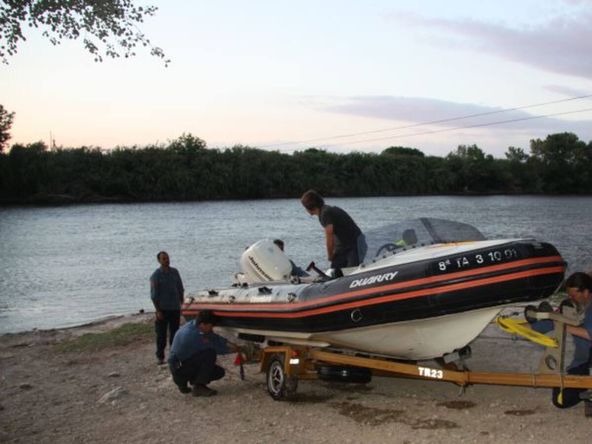 Continua la recerca de l'home que ha desaparegut al riu Ebre