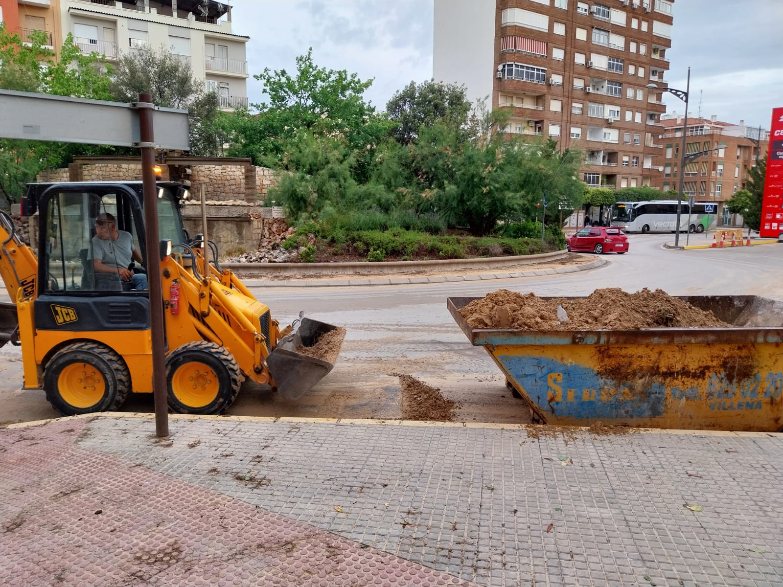 Trabajos de limpieza tras la lluvia en Villena