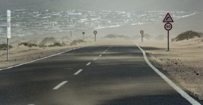 Imagen de archivo de una tormenta de arena en Canarias