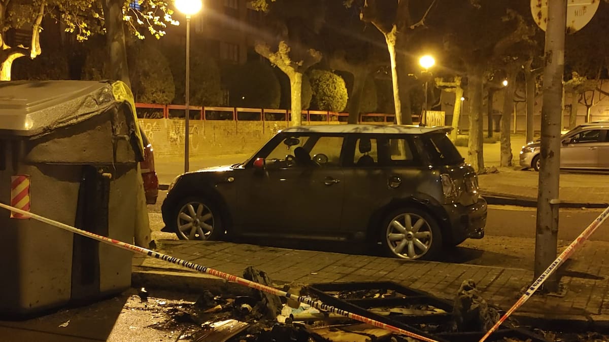 El sabotaje a los contenedores acaba con otro calcinado y con un vehículo afectado por las llamas