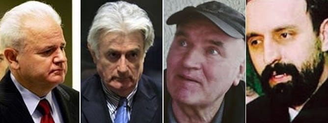 De izquierda a derecha, el expresidente serbio, Slobodan Milosevic; el expresidente de la República Srpska, Radovan Karadzic; el exgeneral serbo-bosnio, Ratko Mladic; y expresidente de la República Serbia de Krajina, Goran Hadzic