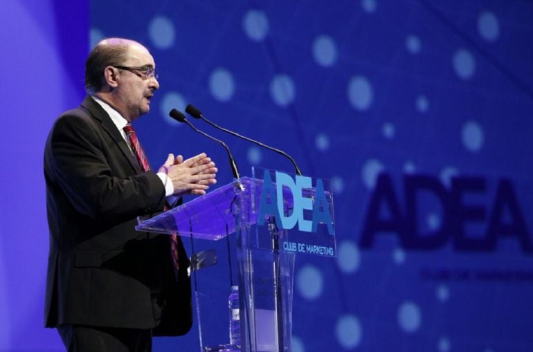 Javier Lambán  durante su intervención en el Foro Adea 