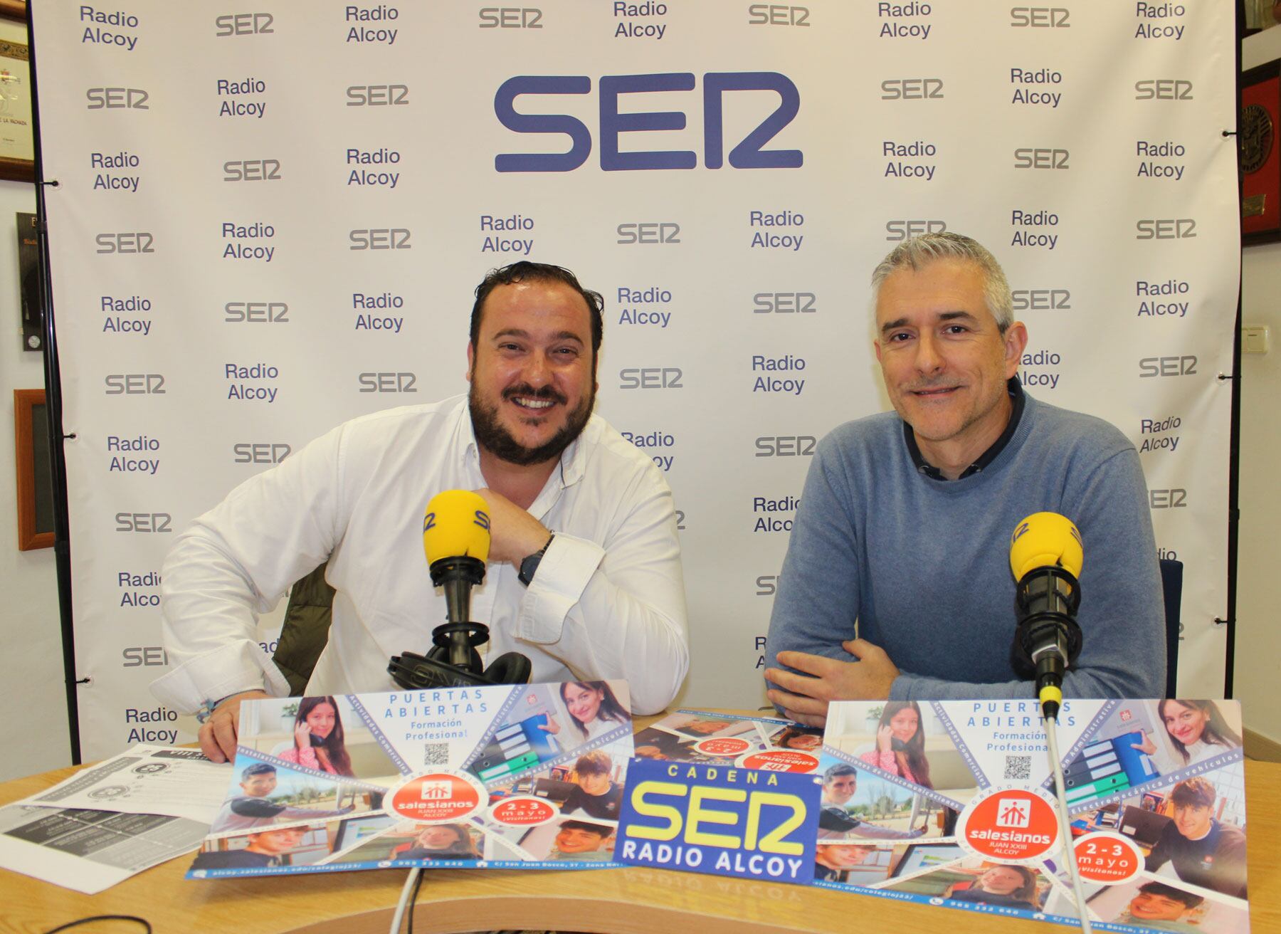 Jorge Pastor y Javi Cerrada, en el estudio central de Radio Alcoy