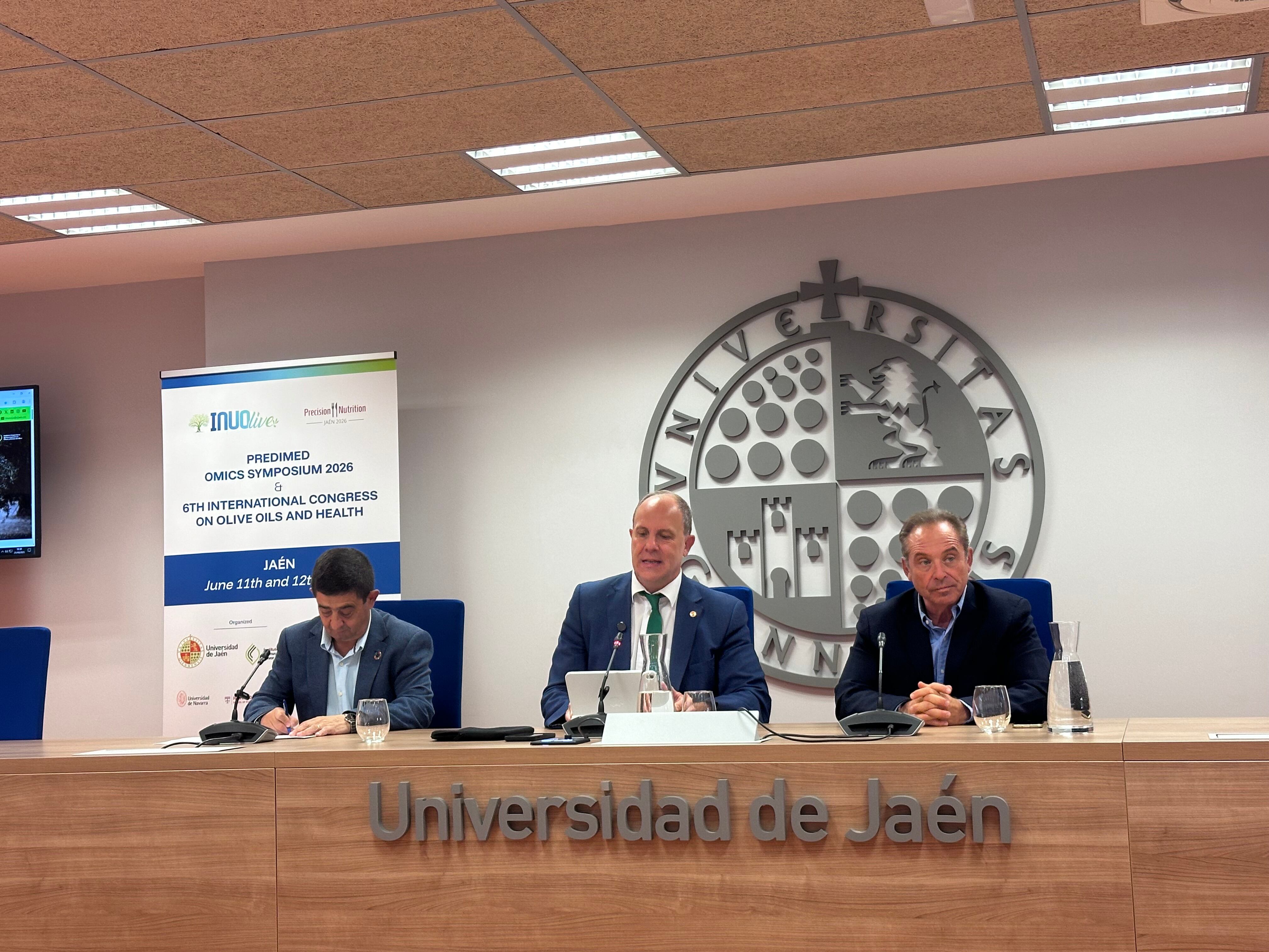 Paco Reyes, Nicolás Ruiz y Juan Bautista presentan el VI Congreso Internacional sobre Aceite de Oliva y Salud