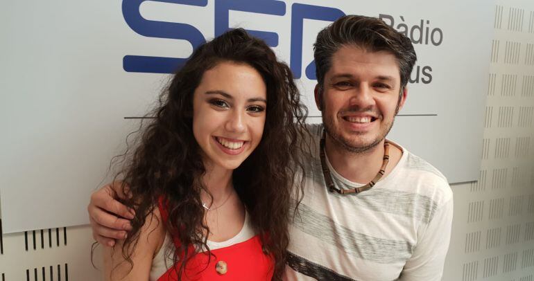 Alba Robles i Nacho als estudis de Ràdio Reus
