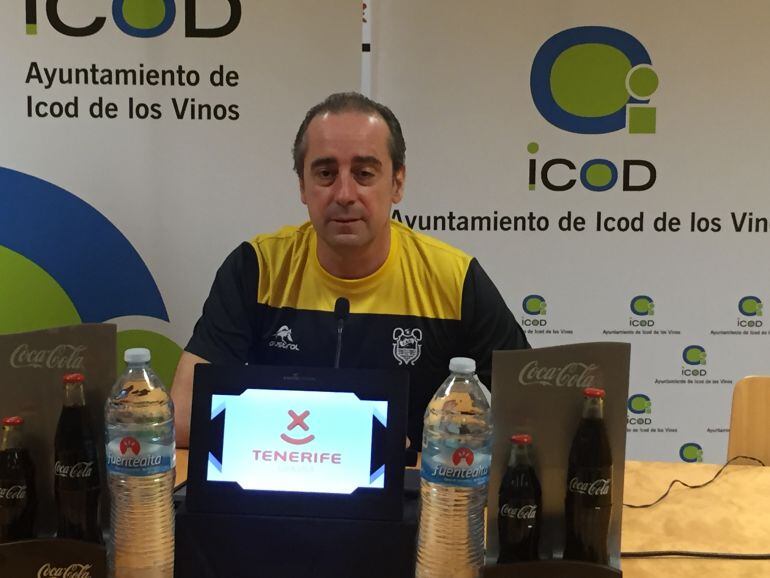 El técnico del CB Canarias espera que su equipo tenga mas regularidad