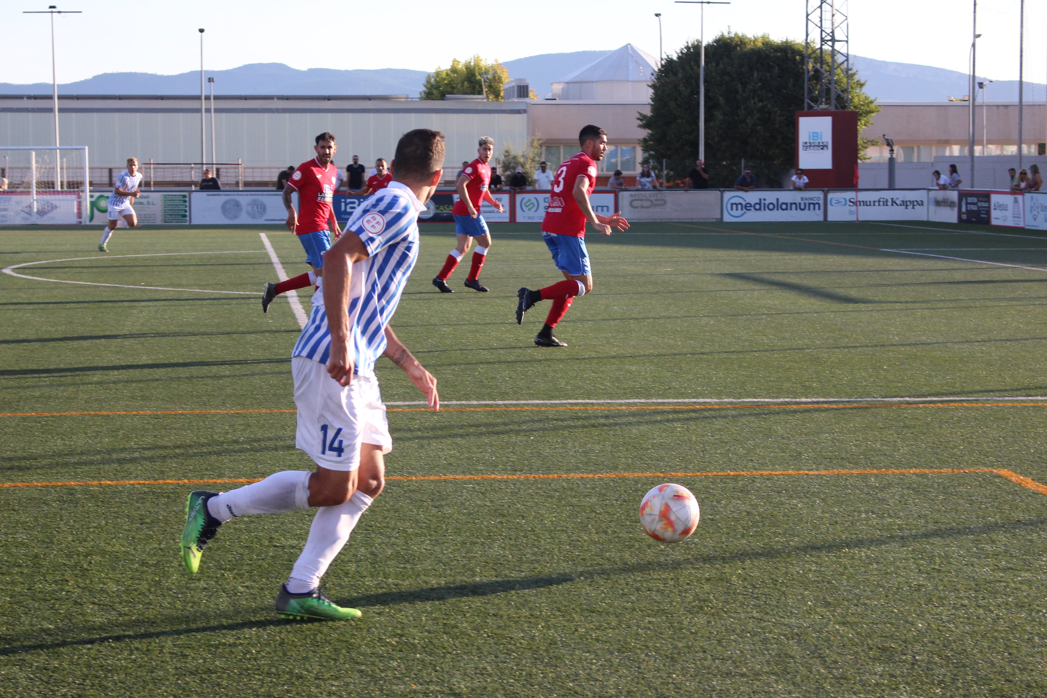 Ataque del CF Gandia contra la UD Rayo Ibense