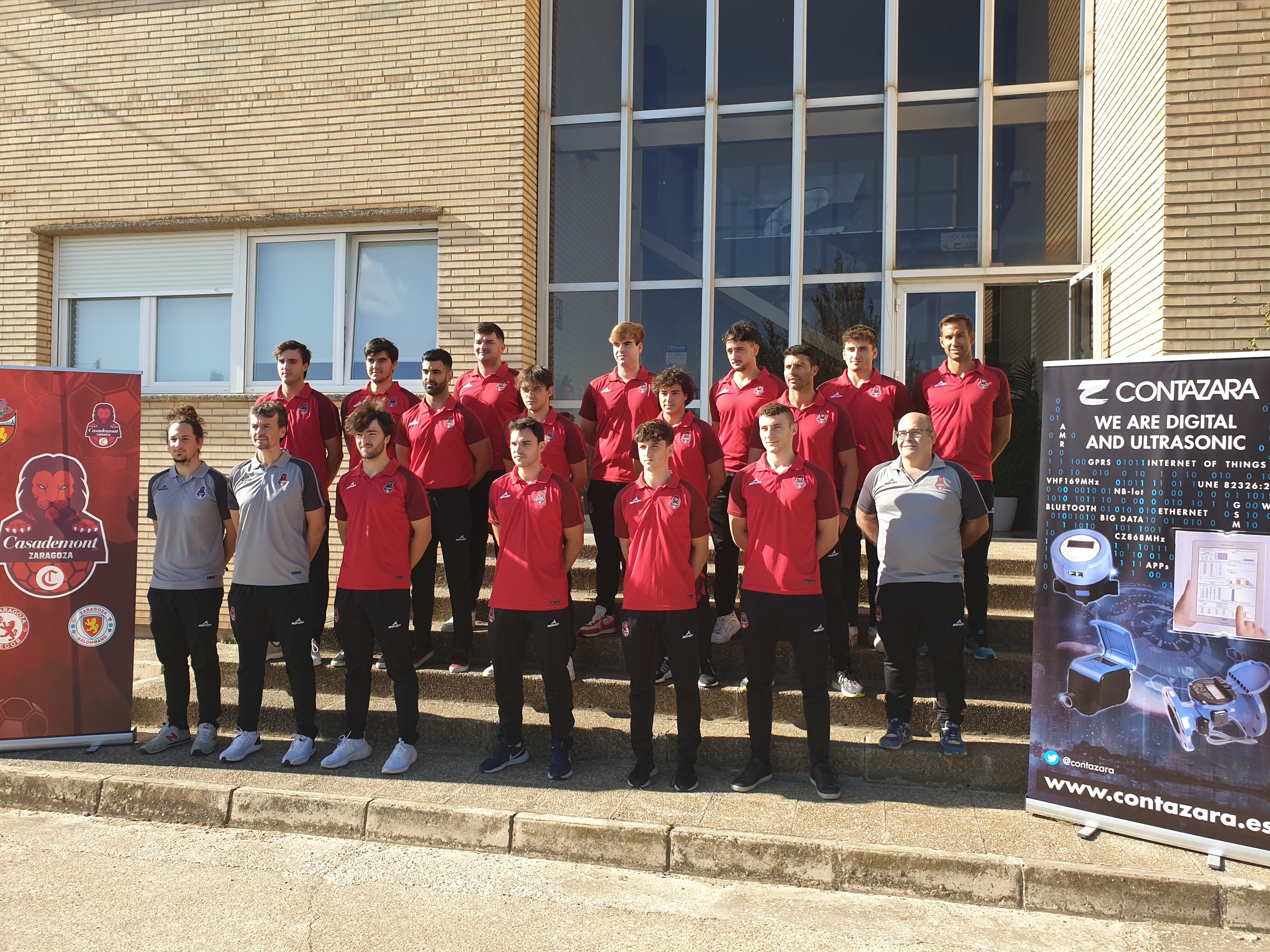 La plantilla y cuerpo técnico de BM Casademont Zaagoza