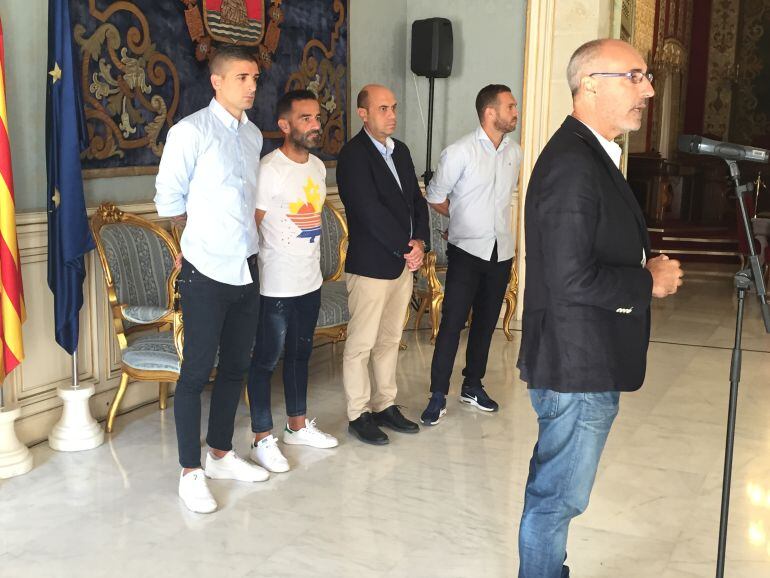 Presentación del partido de la Copa del Rey ante Cornellà, en el Ayuntamiento de Alicante