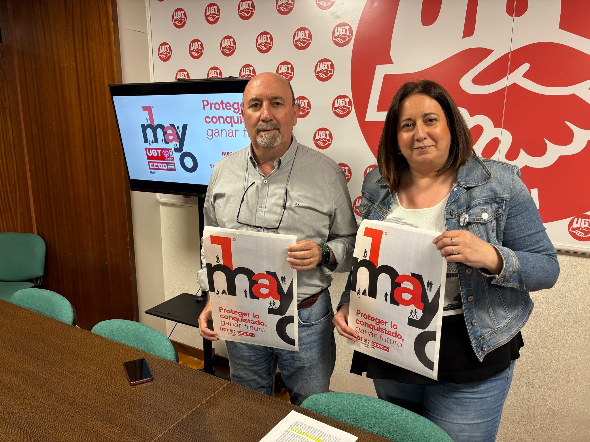 Manuel Salazar y Silvia de la Torre, secretarios generales de UGT y CCOO en Jaén, presentan el manifiesto y la manifestación del 1 de mayo, Día del Trabajador.