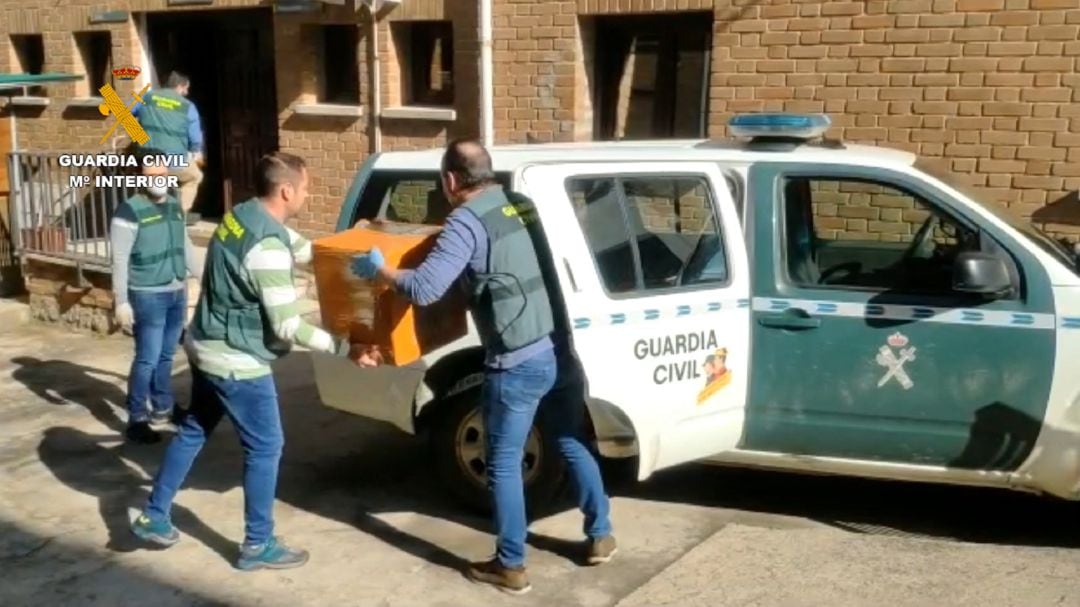 Los detenidos habían vendido mascarillas sin homologar a varios ayuntamientos del sur de la provincia