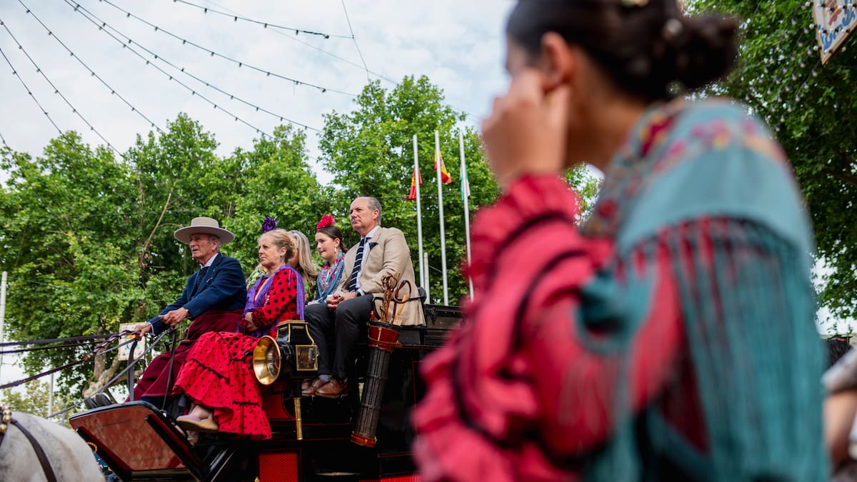 Seis detenidos y más de 300 incidencias en el balance del viernes de Feria de Abril