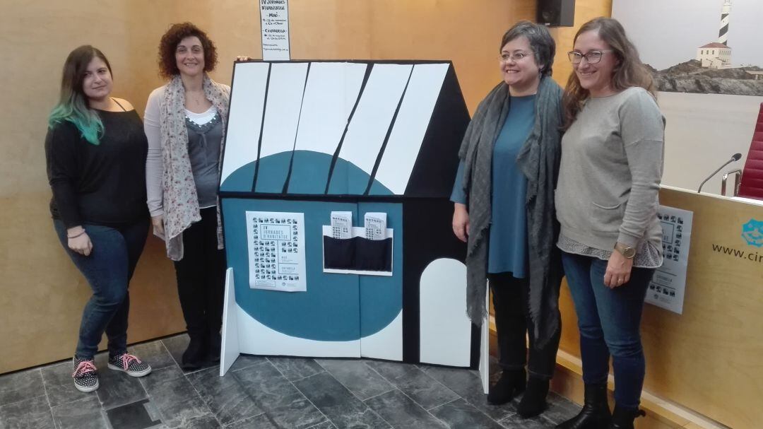 El Consell realiza debates para buscar fórmulas que amplíen la oferta de pisos de alquiler en Menorca.