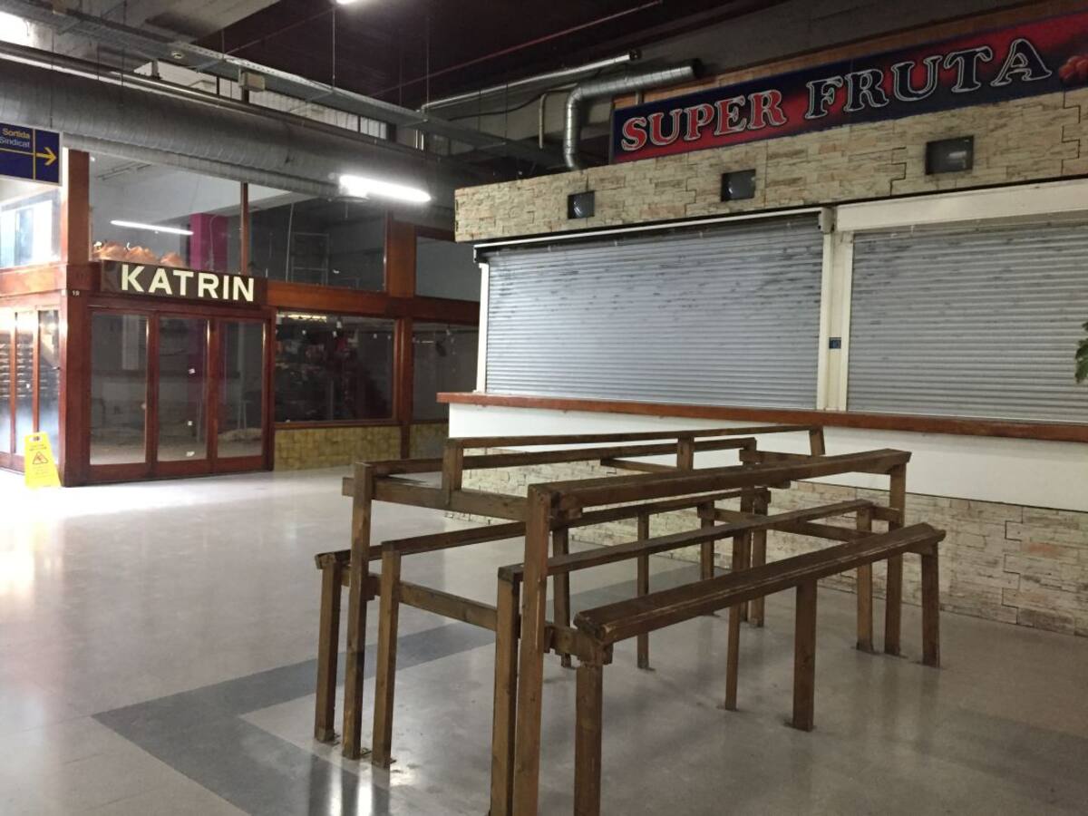 La lenta agonía de las galerías comerciales de la Plaça Major