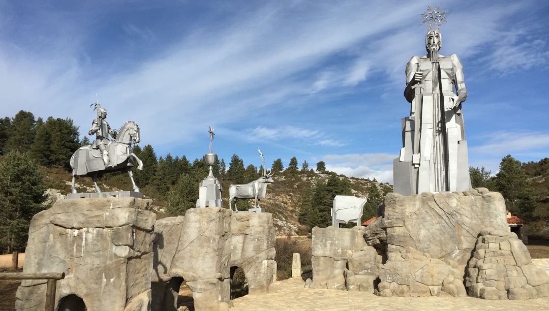 Esculturas en el nacimiento del río Tajo. 