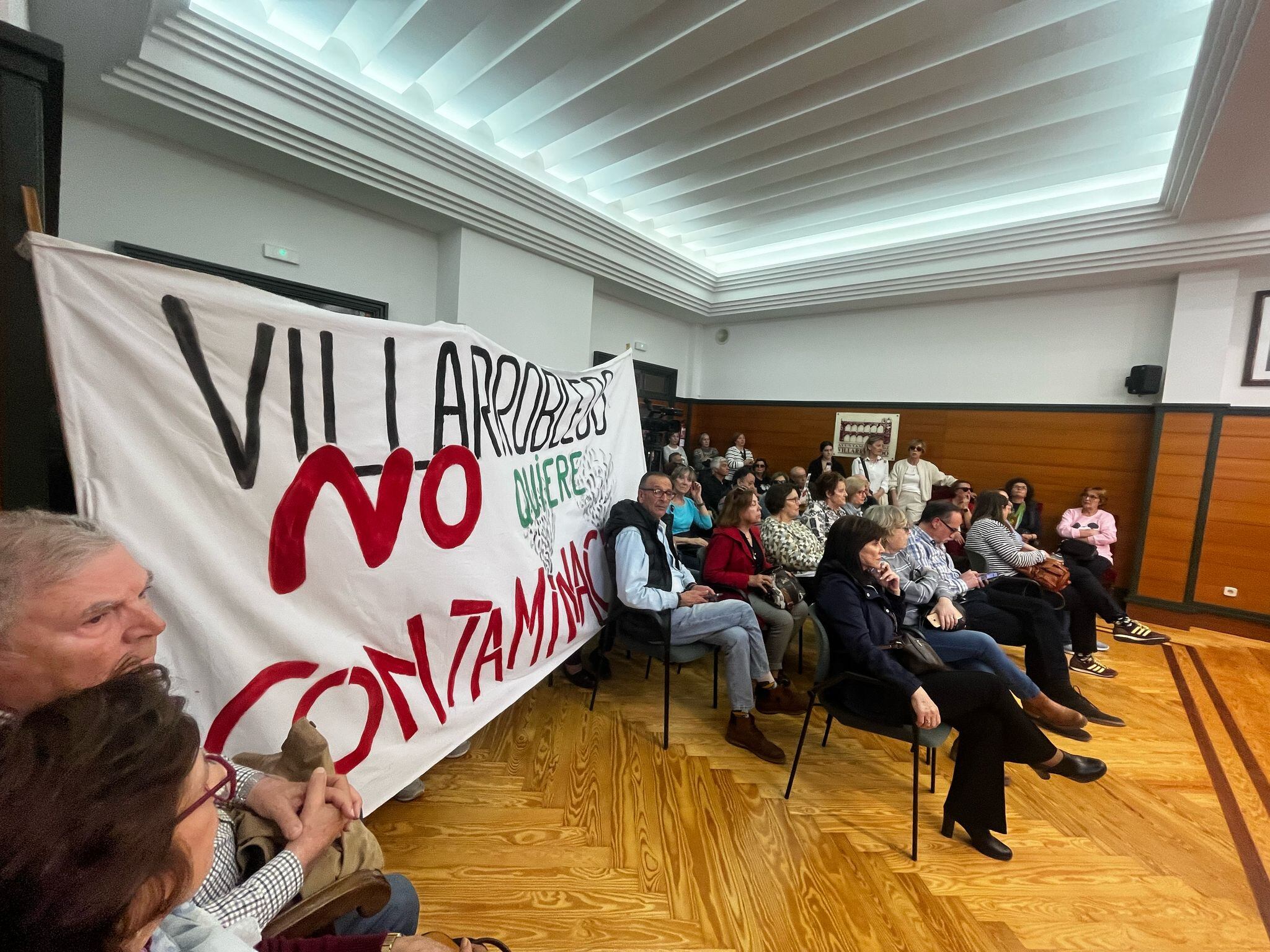 ASVEVI, la Asociación de Vecinos de Villarrobledo, estuvo presente en el pleno municipal